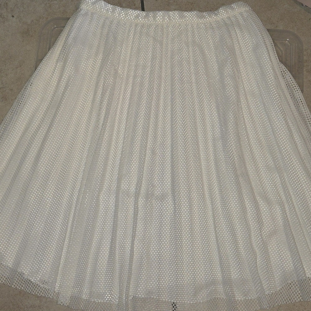Calvin Klein Chic White A-Line Skirt - Picture 2 of 7